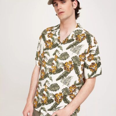 Vaatteet Jack & Jones  | Jjejeff Resort Floral Shirt Ss Sn Cloud Dancer